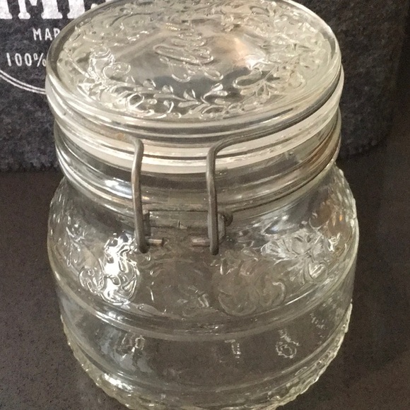Vintage Floral Cove 5” Glass Wire Bale Canister 3/4 L. - Picture 5 of 9